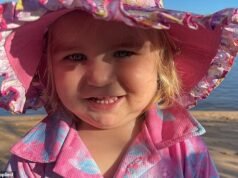 Actualización dramática después de que la niña Ebony Thompson muriera asfixiada en la cerca del gallinero de la guardería: policías al ataque