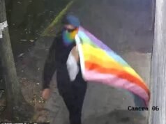Un loco que ondea la bandera del arcoíris hace estragos y destroza iglesias en toda la ciudad de Nueva York