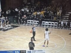 Seis jugadoras expulsadas en un salvaje juego de baloncesto femenino entre Duke y West Virginia mientras los desvalidos logran una gran sorpresa