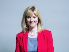 Los candidatos a dirigentes sindicales ofrecen puestos de trabajo en el futuro gobierno para ganar apoyo en la lucha contra el primer ministro