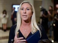 Marjorie Taylor Greene presenta un nuevo lema de AFAO para reemplazar a MAGA a medida que se intensifica la disputa con Trump