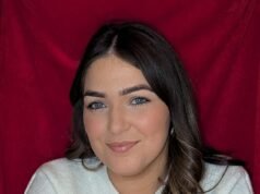 Una mujer de 23 años estaba celebrando con amigos haber conseguido el trabajo de sus sueños cuando los cinco murieron en un accidente automovilístico en Irlanda.