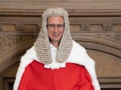 Una niña de seis años debe conservar el apellido del hombre que violó a su madre para evitar «romper» su vínculo con su padre, dictamina un juez del Tribunal Superior