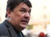 El creador de Father Ted, Graham Linehan, declarado no culpable de acoso tras una disputa con un activista trans, pero sí culpable de daño criminal
