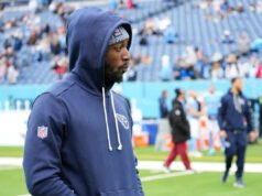 El receptor abierto de los Titans, Calvin Ridley, abandonó el campo después de una jugada a cambio de una lesión en el tendón de la corva.