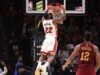 Victoria ante los Cavs gracias a una jugada de alley-oop sonando la chicharra