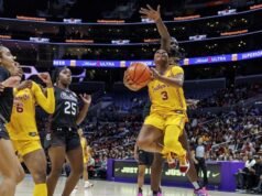 El No. 8 USC no logra remontar la derrota ante el No. 2 Carolina del Sur