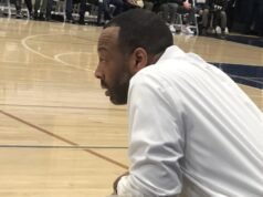 Jordan Askew anota cuando suena el timbre para darle a Sierra Canyon la victoria sobre Millikan