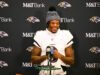 Lamar Jackson dice que está «bien» después de perderse la práctica por una lesión en el tobillo y reacciona con humor a su total de capturas