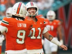 Clasificación de playoffs de fútbol americano universitario: el Top 5 permanece sin cambios mientras Miami asciende al puesto 15 como mejor equipo de ACC