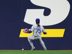Los Dodgers renuncian al OF Justin Dean 1 semana después de que su uno a uno ayudara a salvar el Juego 6 de la Serie Mundial