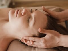 El tratamiento facial 3 en 1 ayuda a que la piel brille, esté sana y firme