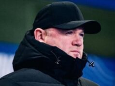 Gary Neville se burla, Rooney inmediatamente juega el modo de guardaespaldas de Sesko