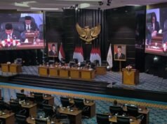 La reunión plenaria del DPRD de DKI se acaloró, los miembros fueron interrumpidos y salidos