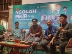 En cuanto a las palabras de Gus Dur, se considera que el título de héroe de Suharto ha sido objeto de mucha consideración.