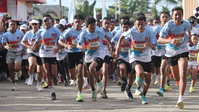 691a9c46a54bb-kogabwilhan-iii-gaungkan-persatuan-lewat-trisula-heroes-run-2025_665_374.jpeg