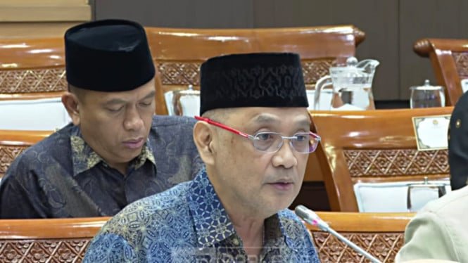 6925911b9b618-menteri-haji-dan-umrah-mohammad-irfan-yusuf-atau-gus-irfan_665_374.jpg