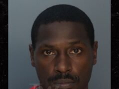 Antonio Brown regresa a Miami para enfrentar cargos de intento de asesinato y toma una nueva fotografía policial