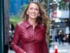 Blake Lively llevó un rico bolso acolchado en el color más cálido del otoño – The Look