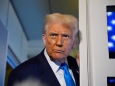 Jeffrey Epstein dice que Trump ‘sabía de las niñas’ y pasó varias horas con la víctima en nuevos e impactantes correos electrónicos