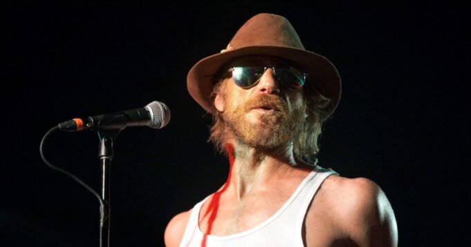 GettyImages-455651710-Todd-Snider-Dead-at-59-e1763275606369.jpg