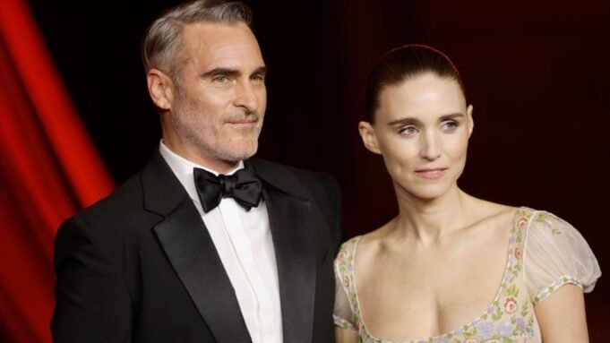 Joaquin-Phoenix-and-Rooney-Mara.jpg