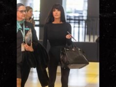 Bianca Censori enseña el trasero en body tanga en el aeropuerto