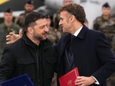 Ucrania y Francia firman un acuerdo sobre aviones y defensas antimisiles, dice París