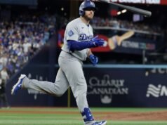 Los Dodgers eligen la opción del club sobre Max Muncy, reteniendo una pieza clave en la plantilla