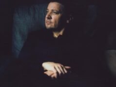 Jeremy Renner niega las acusaciones de mala conducta del cineasta Yi Zhou