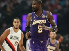 El pívot de los Lakers Deandre Ayton se perderá el partido de esta noche contra los Clippers