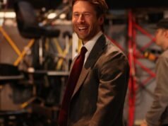Glen Powell encanta en ‘SNL’, MacGruber regresa para destruir los archivos de Epstein