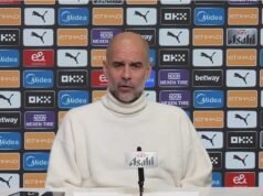 Pep Guardiola se ve envuelto en un extraño enfrentamiento con un reportero de Sky Sports mientras el jefe del Manchester City sugiere que la emisora está tergiversando sus comentarios