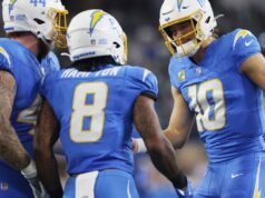 Los Chargers se adelantan en tiempo extra para derrotar a los Eagles en una cerrada victoria de la MNF