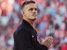 Lista de autos que John Herdman puede comprar con su salario mensual