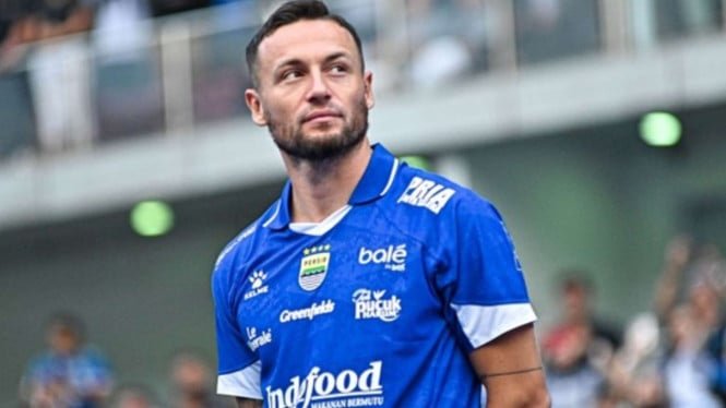 6926b20d161b7-pemain-persib-marc-klok_665_374.jpg