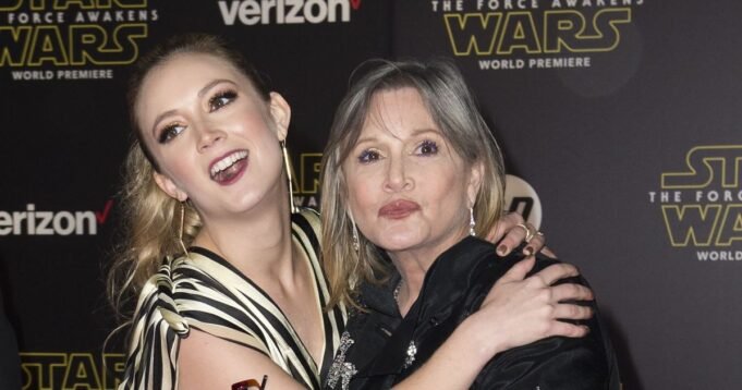 GettyImages-501403068-Billie-Lourd-Reflects-on-Her-Mom-Carrie-Fishers-Death-9-Years-Later-e1766905754515.jpg