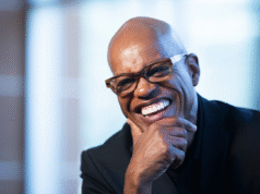 Cantante nominado al Grammy asesinado a puñaladas en su casa; Hijo arrestado