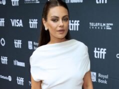 Sudadera con capucha Cozy-Girl de la policía Mila Kunis por solo $ 37 en Amazon