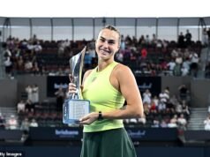 La disputa de la estrella del tenis con Aryana Sabalenka se intensifica mientras ella blanquea por completo a la No. 1 del mundo en un gélido intercambio posterior al partido.