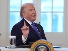 El ‘Día D’ de Trump en Irán se avecina mientras el presidente se prepara para una reunión ultrasecreta para planear posibles ataques después de que la República Islámica desafíe abiertamente las amenazas.