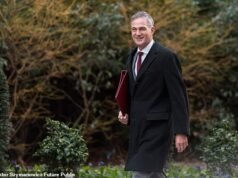 El Reino Unido se prepara para prohibir X tras el uso de su IA Grok para crear imágenes de abuso infantil a pesar de que Elon Musk calificó la medida de «fascista», mientras Ofcom inicia una investigación oficial.