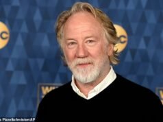 Timothy Busfield abusó sexualmente de un tercer hijo cuyo padre terapeuta pensó que sería mejor si el actor recibiera ASESORÍA en lugar de ser arrestado, según nuevos y explosivos documentos judiciales.