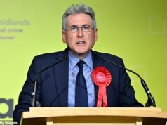 El abogado de Jeremy Corbyn, quién es la única persona que puede despedir al jefe de policía de West Midlands, y por qué se niega a hacerlo