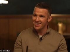 John, el hermano de Wayne Rooney, se deleita con su nueva fama con una sonrisa deslumbrante en el podcast de Gary Neville y dice que le encanta estar en la televisión después de convertirse en un improbable héroe de la Copa FA.