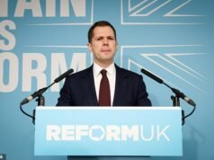 Respeto a Kemi, pero no hay ninguna posibilidad de que gane las elecciones… Farage es el camino a seguir, dice Robert Jenrick