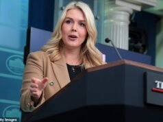 Karoline Leavitt, furiosa, ataca a un periodista británico después de una pregunta sobre el tiroteo de ICE: ‘Eres un pirata de izquierda’