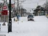 Una tormenta invernal histórica cancela uno de cada CUATRO vuelos y deja a 170.000 personas sin electricidad mientras los estados del sur se paralizan y el noreste se prepara para una tormenta de nieve monstruosa.