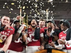 Los habitantes de Hoosiers y sus fanáticos desafían la tormenta invernal para celebrar el título de la CFP
