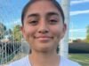 Mia Rizo, del instituto Sainte-Geneviève, recibe excelentes críticas en el fútbol femenino